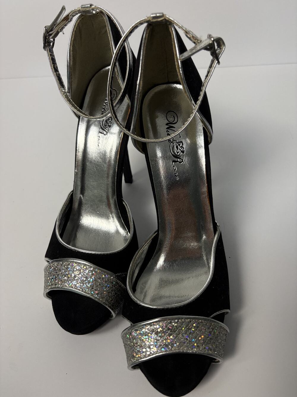 Wild Rose Black Velvet W. Silver Accents Ankle Strap Stiletto Heels Size 8.5